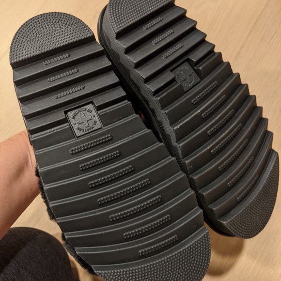 Kids Dr. Martens NWOT - Picture 5 of 10